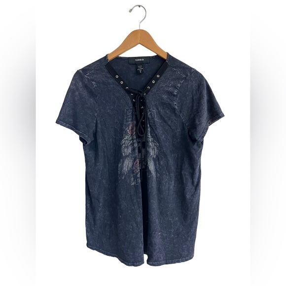 TORRID 0 Lace Up Tee Size L / 12 Skull Roses Born To Roam V Neck Moto Rock $43 - Picture 13 of 13
